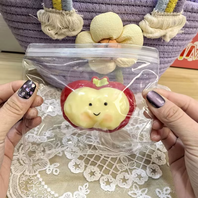 Jouet anti-stress en forme de tarte aux fraises rouges et de barre de crème à la fraise, jouet senso