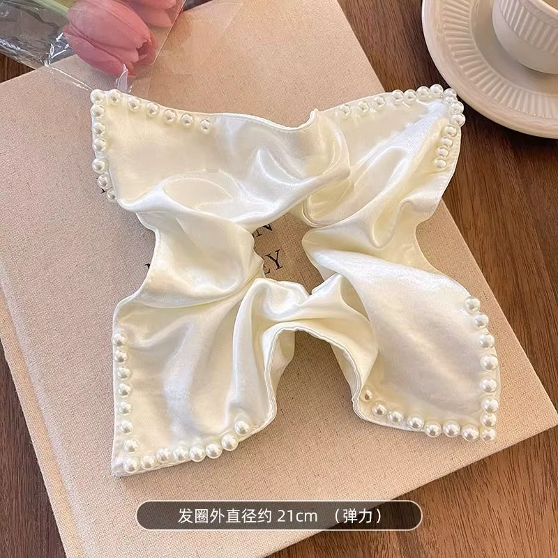 Écharpes carrées en satin blanc crème ornées de perles |   Élastiques à cheveux élégants pour femmes, accessoires pour chignon et queue de cheval