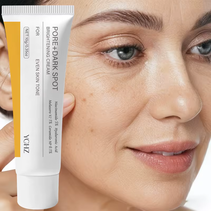 Crème éclaircissante et raffermissante pour le visage