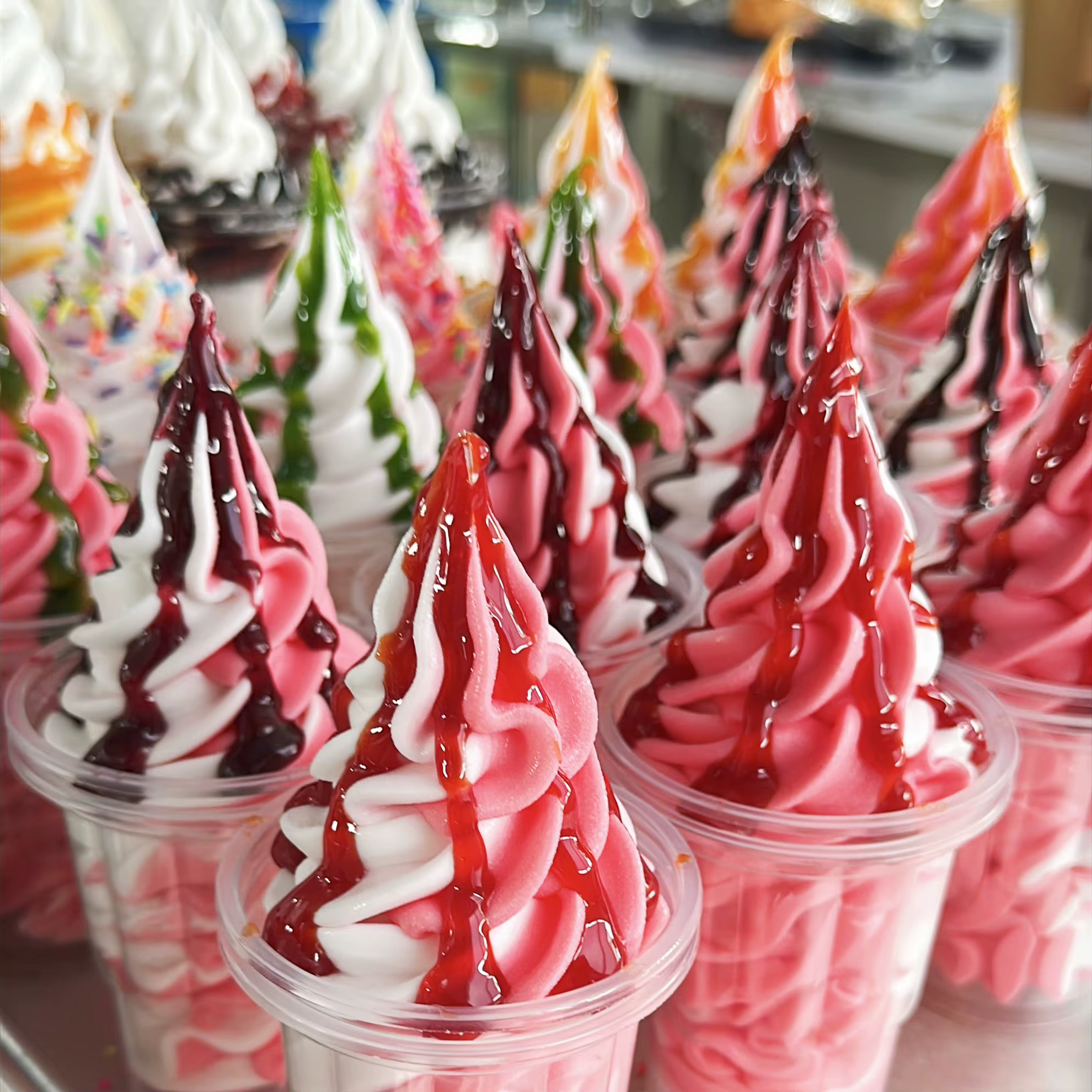 Sundae White Vanilla Cream Milk, Mixed with Harvey Sweet Sour, Flowing Mouthfeel, Stall Cart, Display Props, 250ml, 9OZ