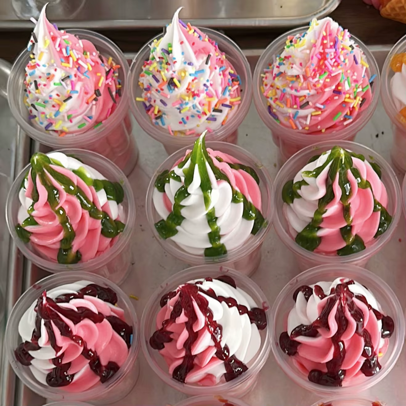 Sundae White Vanilla Cream Milk, Mixed with Harvey Sweet Sour, Flowing Mouthfeel, Stall Cart, Display Props, 250ml, 9OZ
