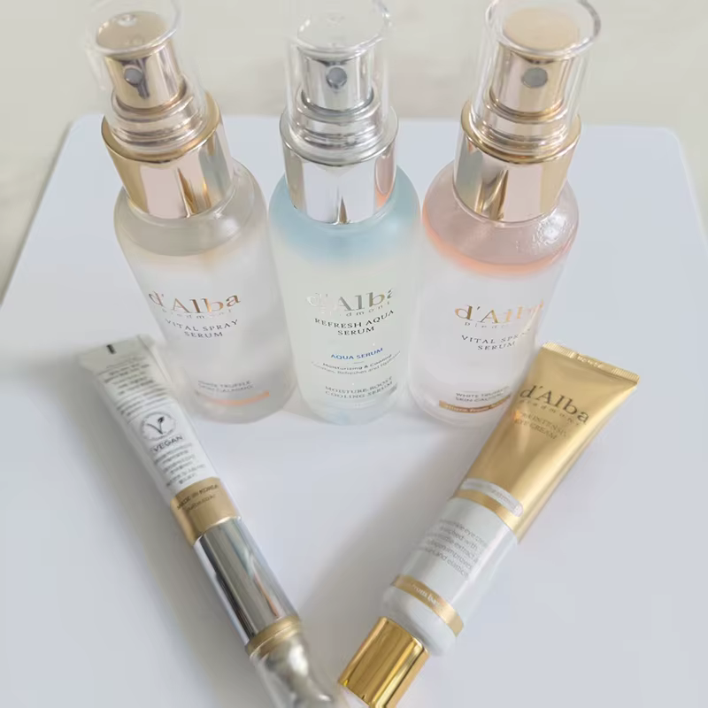 Crème hydratante légère et solide à la truffe blanche parfumée de la marque Dalba, facile à absorber, produits de soin de la peau