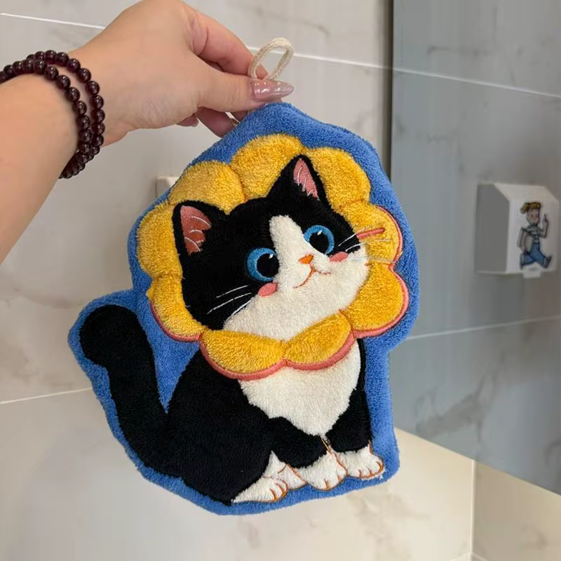 Serviette de toilette en velours corail motif chat kawaii pour la cuisine et la salle de bain, absorbante et pratique à suspendre