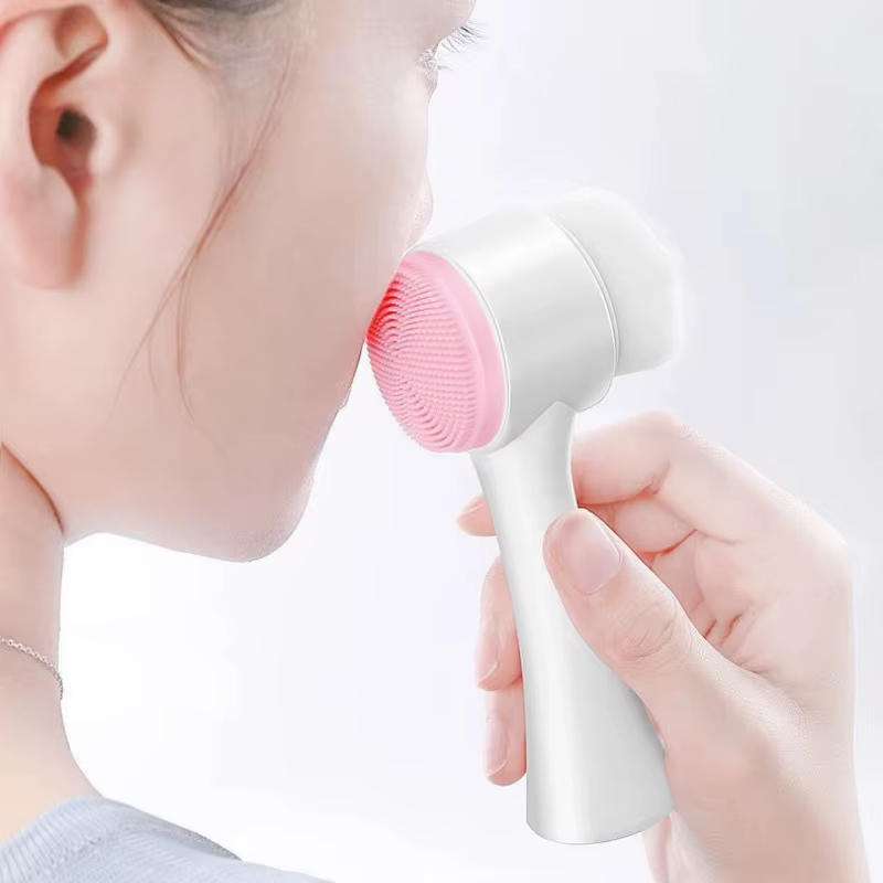 Brosse nettoyante manuelle pour le visage