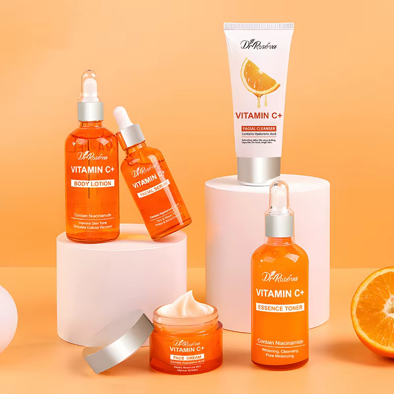 Ensemble de soins de la peau hydratant et éclaircissant à la vitamine C : sérum et crème pour le visage