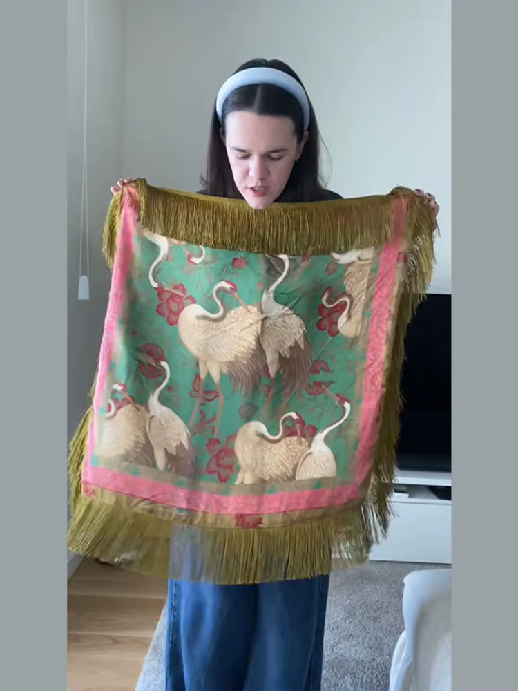 Écharpe en satin à franges pour femme, motif grue verte, forme carrée, franges dorées, pour la mode féminine et la décoration intérieure, vêtements de mode, tenue de printemps