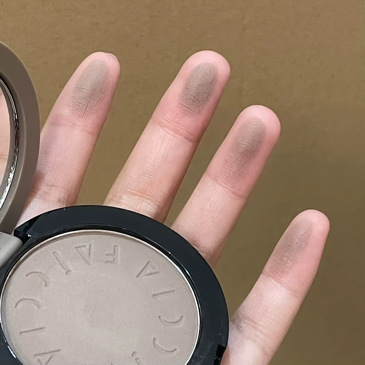 Palette de poudre de contour Faiccia