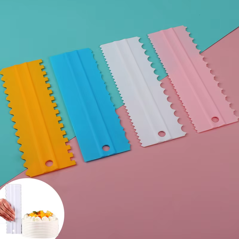 Grattoir à gâteau de Style différent, spatule à bord de dents irrégulières, Fondant, trancheur de gâteau, coupe-pâtisserie, outil de décoration, 4 pièces