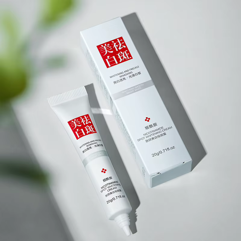 Crème blanchissante anti-taches de rousseur pour le visage