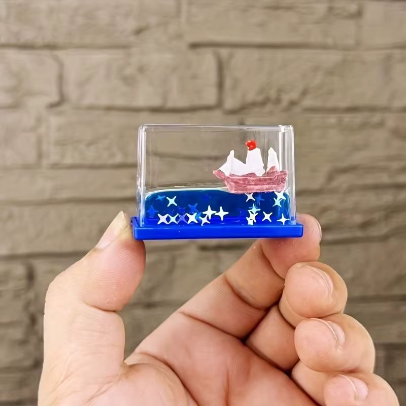 [Mer Insubmersible] Modèle de bateau en acrylique pour décoration |     Remplissage d'huile transparente |     Le cadeau d'anniversaire idéal pour les passionnés de mer