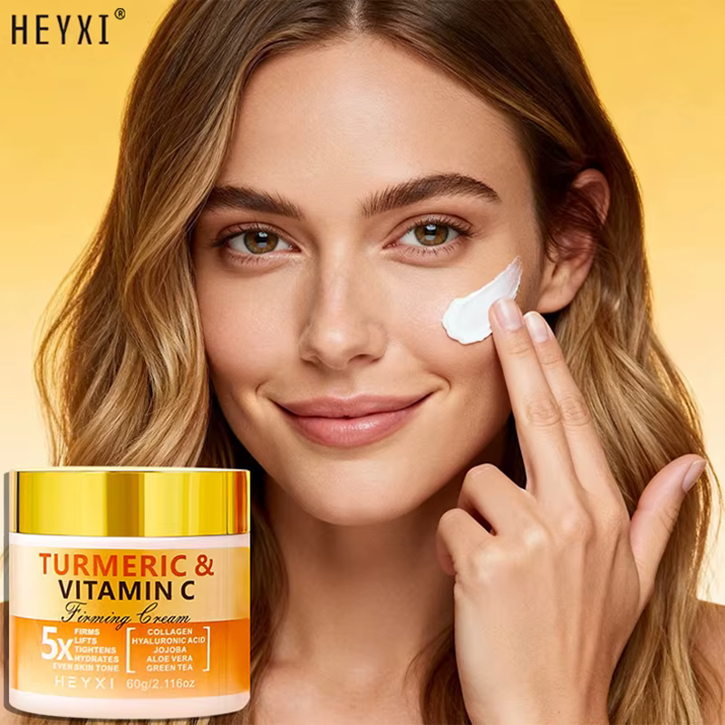 Crème raffermissante pour le visage au curcuma et à la vitamine C