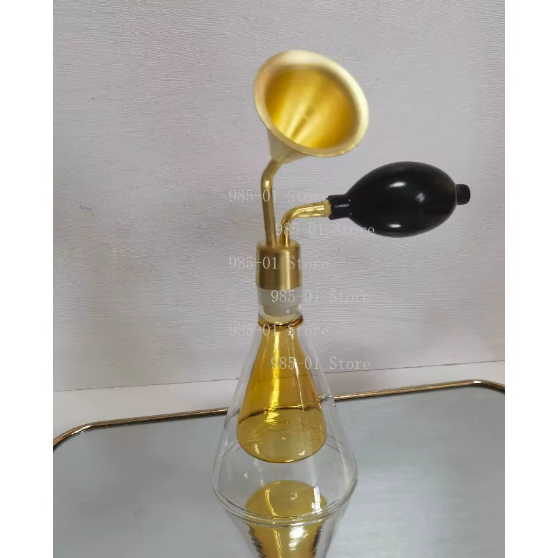 Flacon en verre créatif avec décor en laiton pour parfum, huile essentielle, liqueur, café en grains