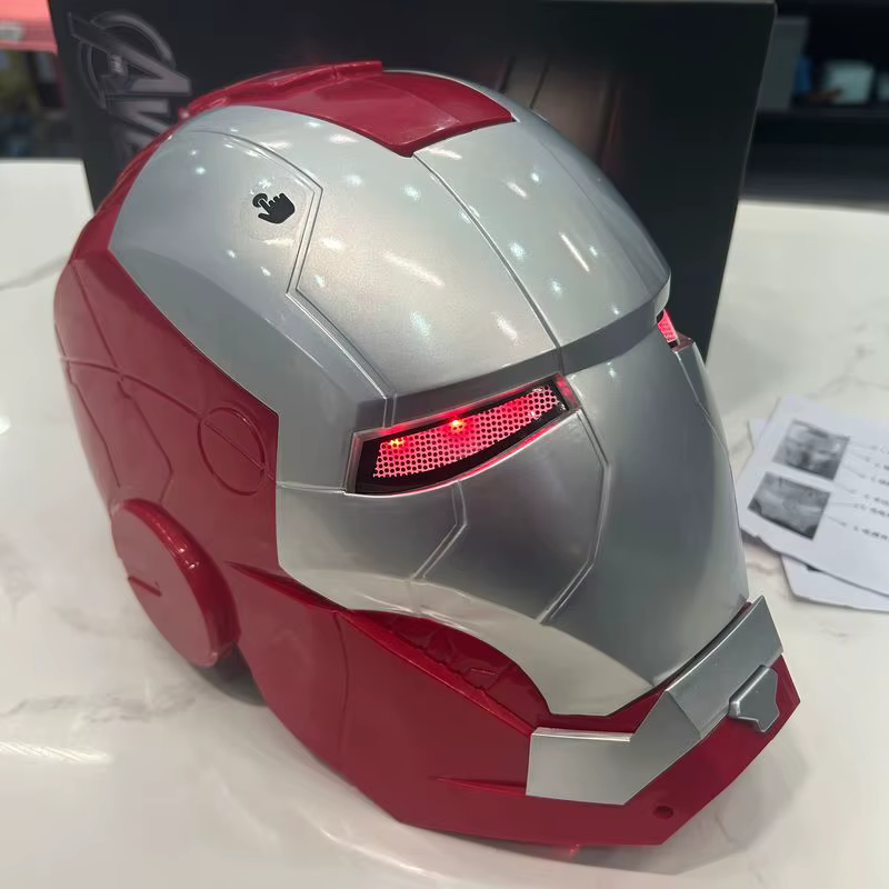 Iron Man masque 1:1 dessin animé casque électrique portable ouverture et fermeture automatiques modèle adulte tendance jouet cadeau d'anniversaire