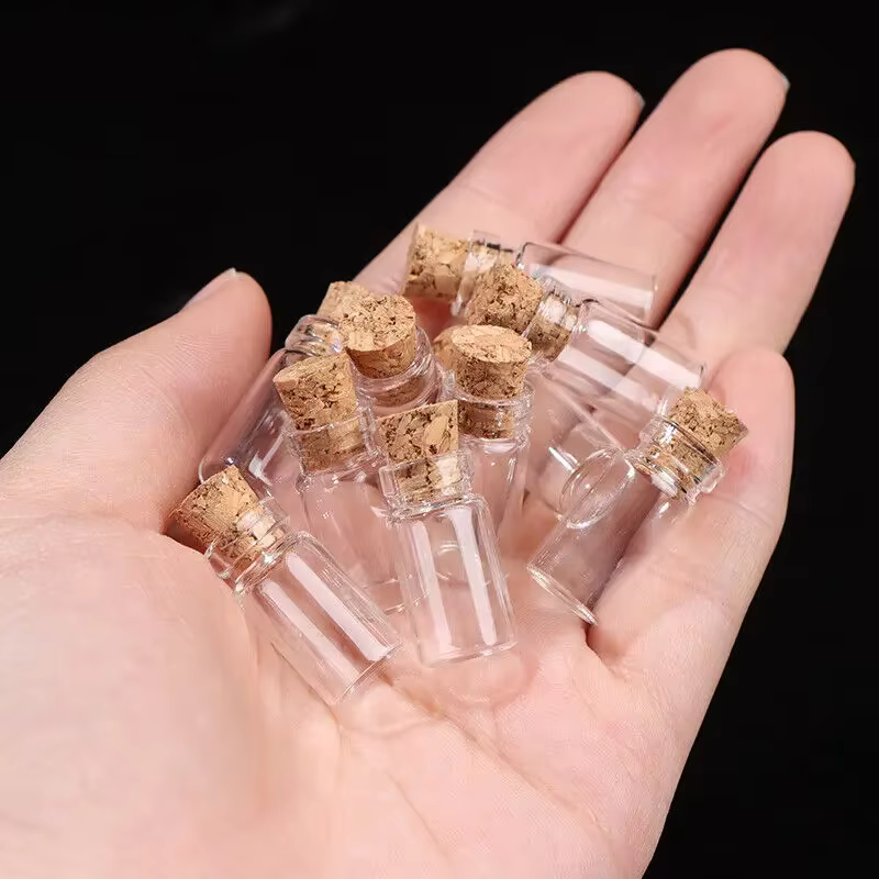 Petites bouteilles en verre avec liège, petits pots en verre vides, flacons d'art artisanal, bouteilles de souhait transparentes, cadeaux de fête d'anniversaire et de mariage