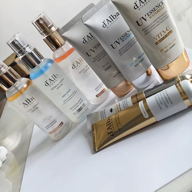 Crème hydratante légère et solide à la truffe blanche parfumée de la marque Dalba, facile à absorber, produits de soin de la peau