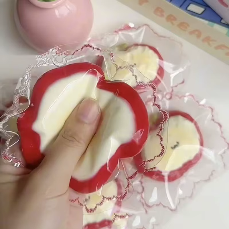 Jouet anti-stress en forme de tarte aux fraises rouge et de barre de crème à la fraise, jouet sensoriel pour enfants et adultes, relaxation contre l'anxiété