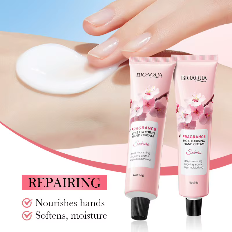 Crème pour les mains hydratante à la fragrance de Sakura BIOAQUA