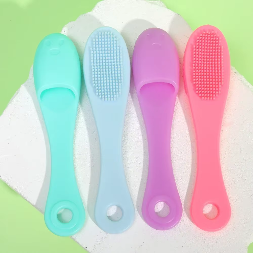 Brosse nettoyante faciale en silicone pour les pores