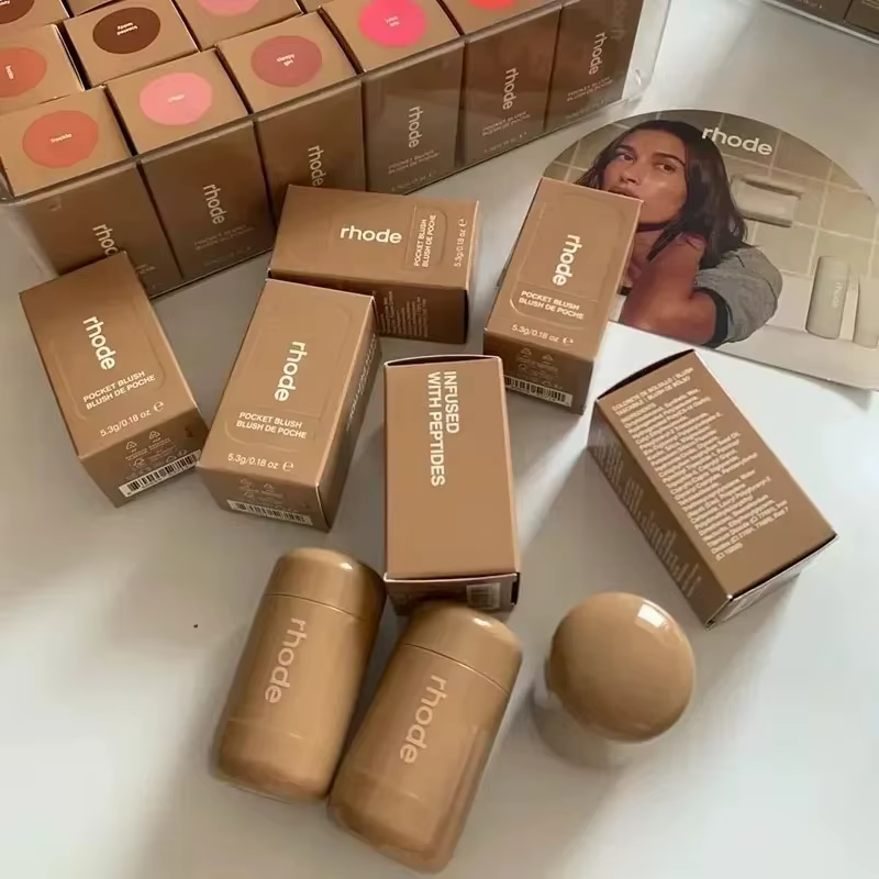 Stick de blush hydratant pour les lèvres et les joues