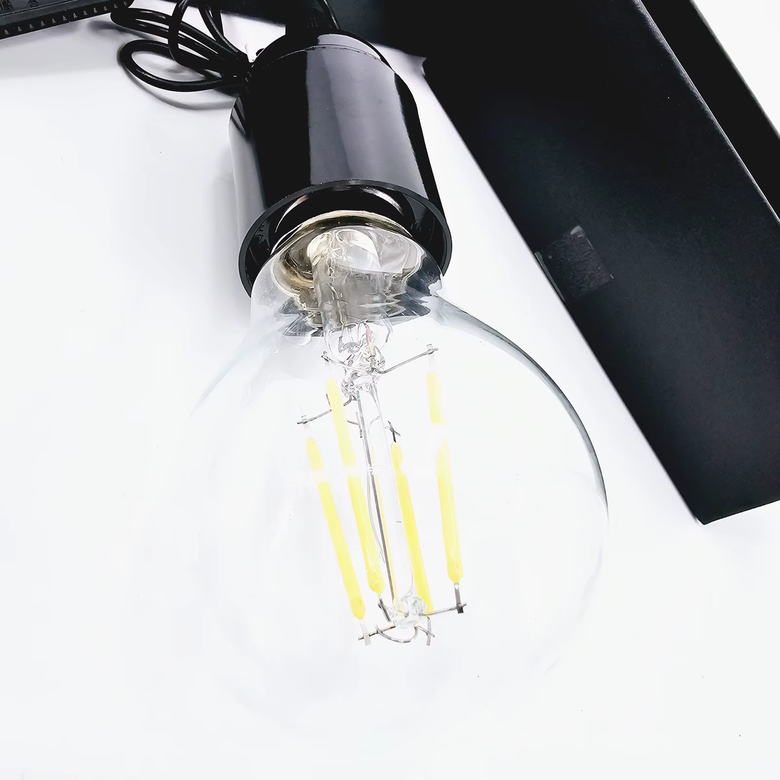 Lumière de dieu (contrôle magnétique) tours de magie puissance mystérieuse ampoule de magie magicien scène fête de rue Illusion Gimmick accessoire