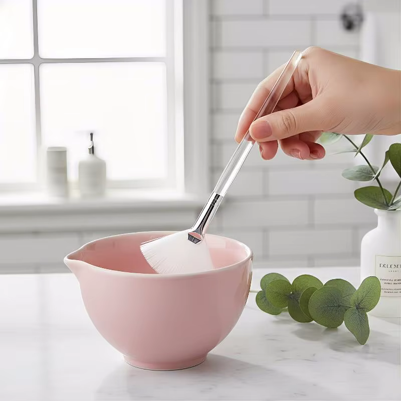 Pinceau applicateur en forme d'éventail pour masque facial