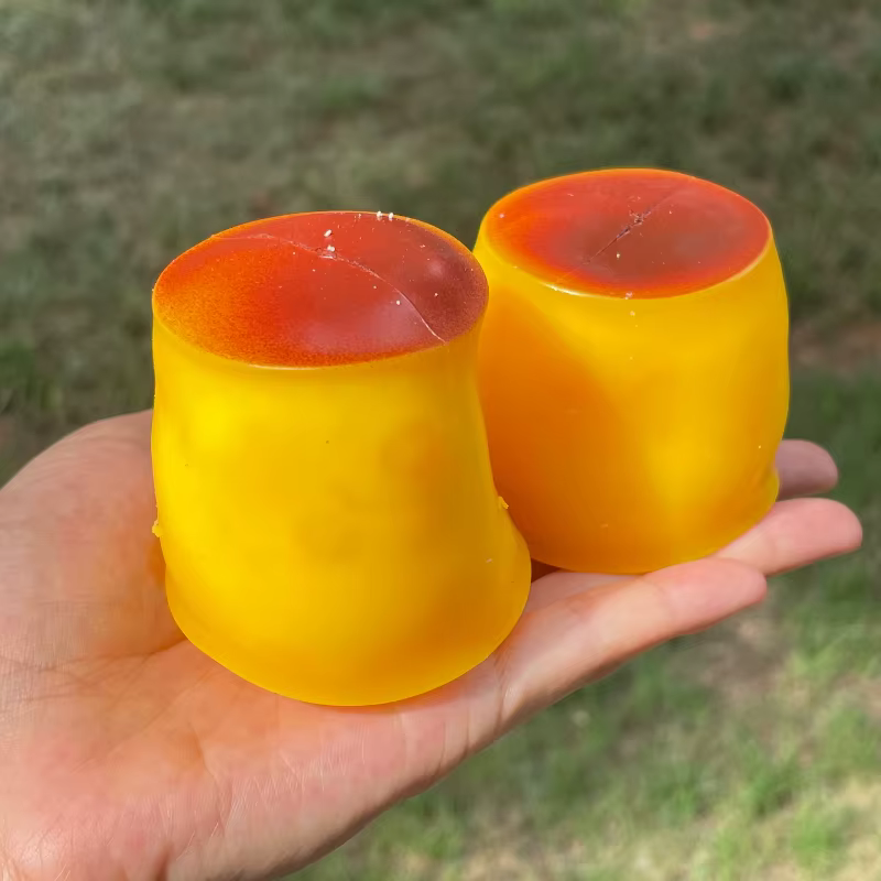 Boule Squishy Faite Main en Forme de Pudding Caramel, Sonore et Croquante, Jouet Sensoriel Anti-Stress à Modeler et à Presser