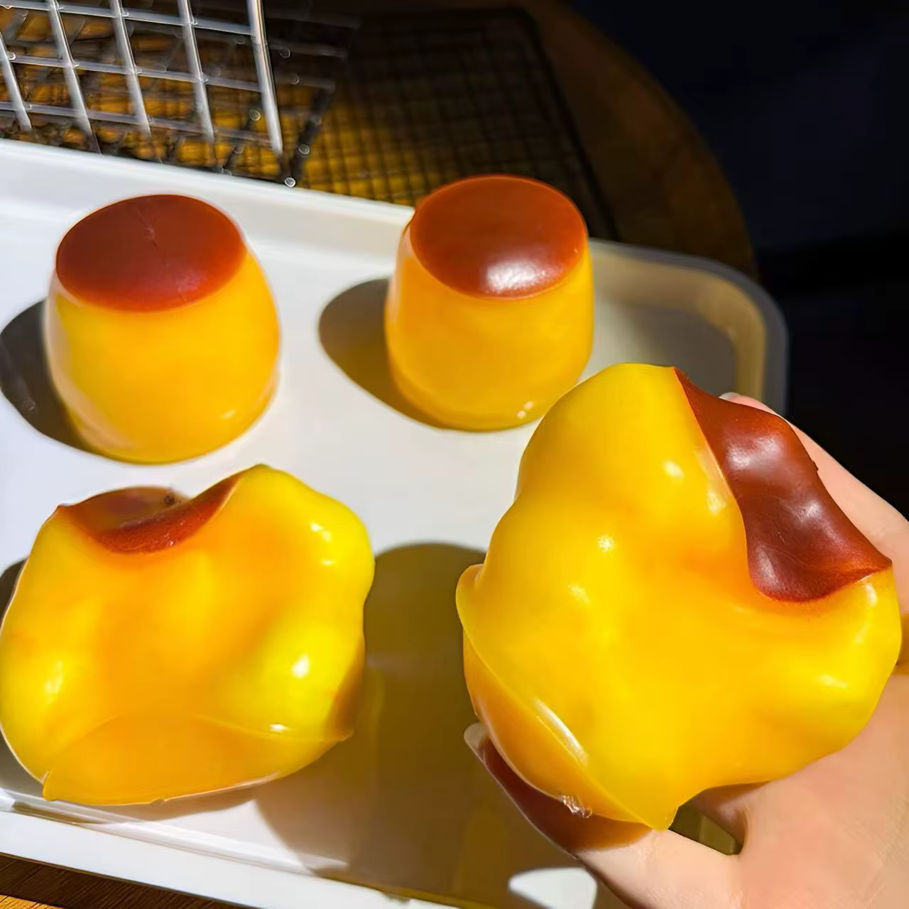 Ornement anti-stress ASMR en forme de pudding au caramel, fait main, sonore et croustillant, pour loisirs intérieurs et ambiance festive