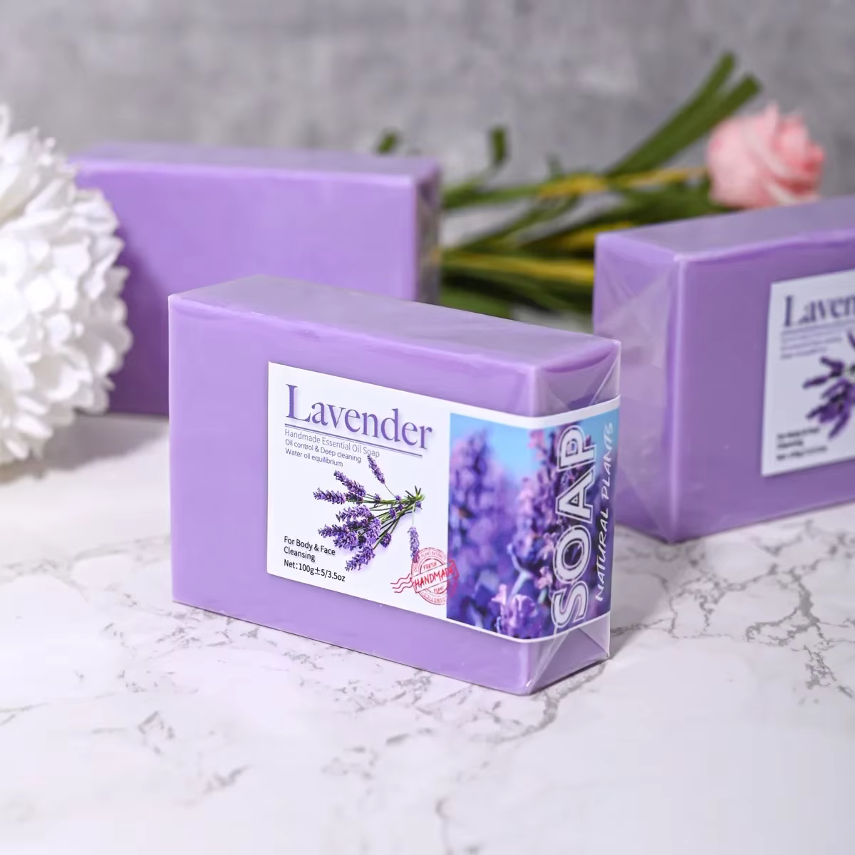 Savon aux huiles essentielles de lavande biologique naturel