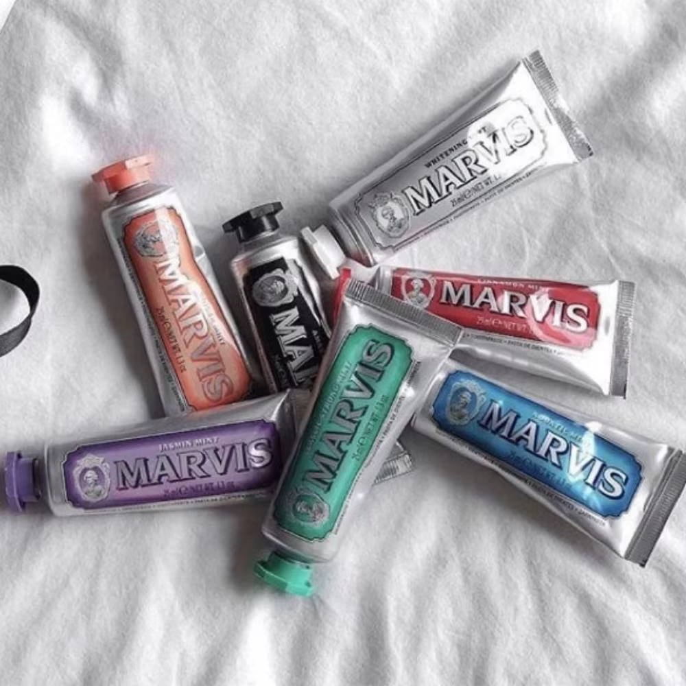 Dentifrice blanchissant italien saveur menthe riche, rafraîchit l'haleine, nettoie en profondeur l'émail dentaire, élimine la plaque dentaire, blanchit les dents