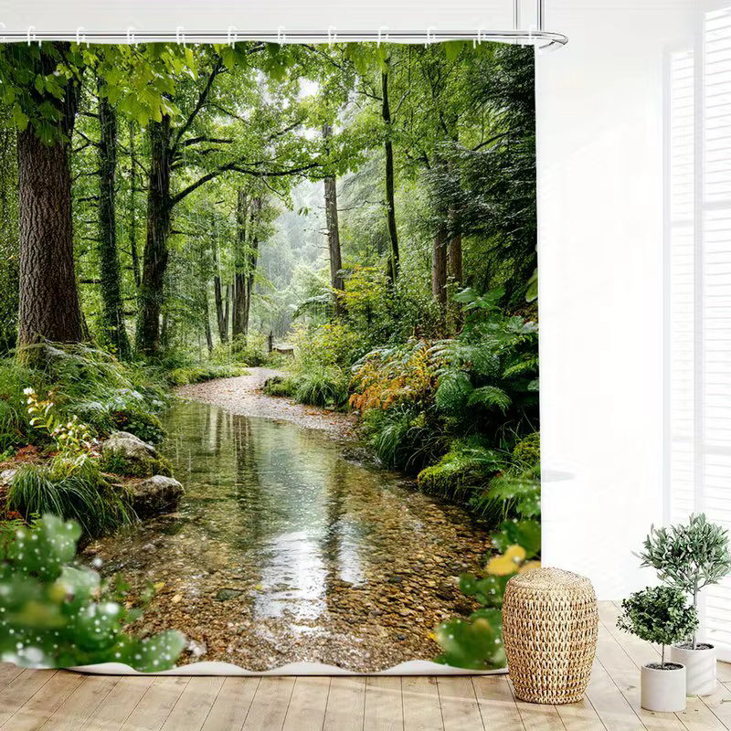 Rideau de douche imperméable avec une scène de ruisseau de forêt tranquille pour un décor de salle de bain relaxant et inspiré de la nature