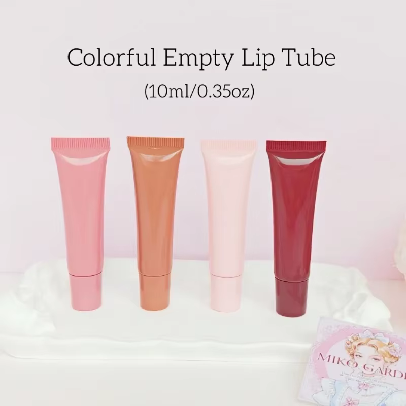 Tube de brillant à lèvres coloré à couvercle plat