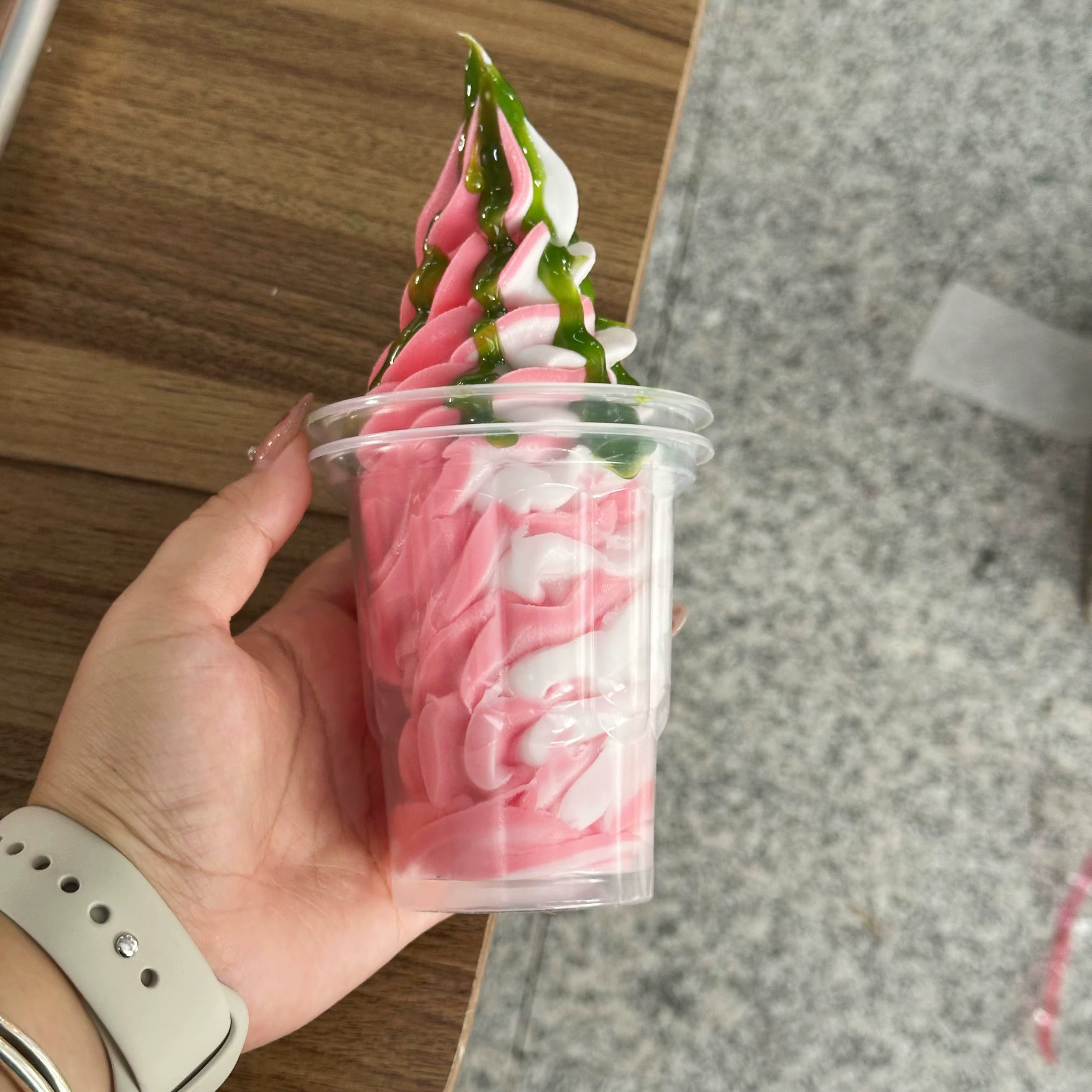 Sundae White Vanilla Cream Milk, Mixed with Harvey Sweet Sour, Flowing Mouthfeel, Stall Cart, Display Props, 250ml, 9OZ