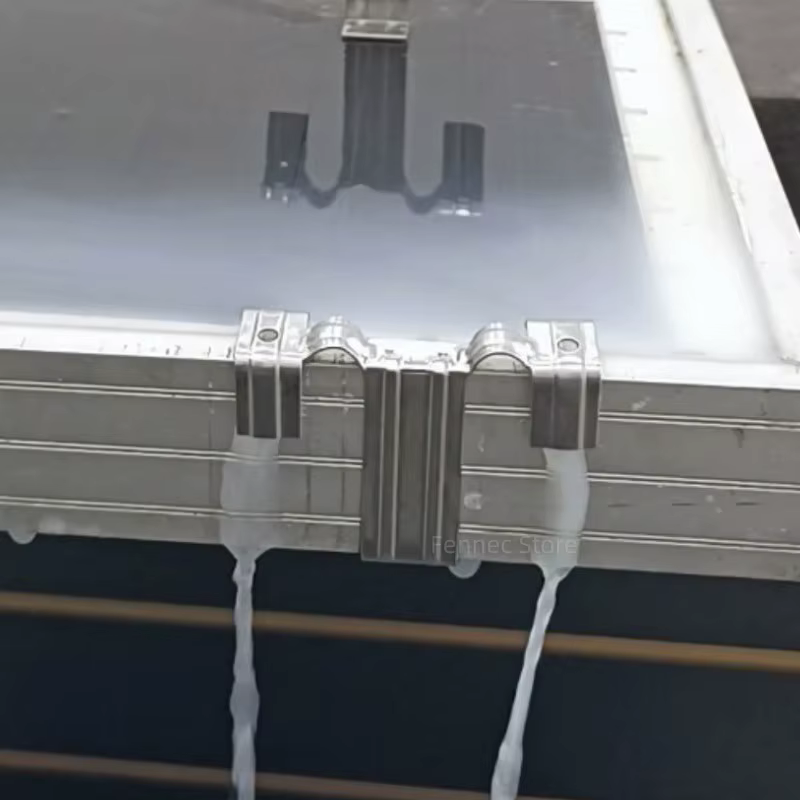 Clip de guidage d'eau photovoltaïque pour panneau solaire, en acier inoxydable, 10/30 pièces, 30/35/40mm, composant de nettoyage de panneau, déflecteur de vidange de boue