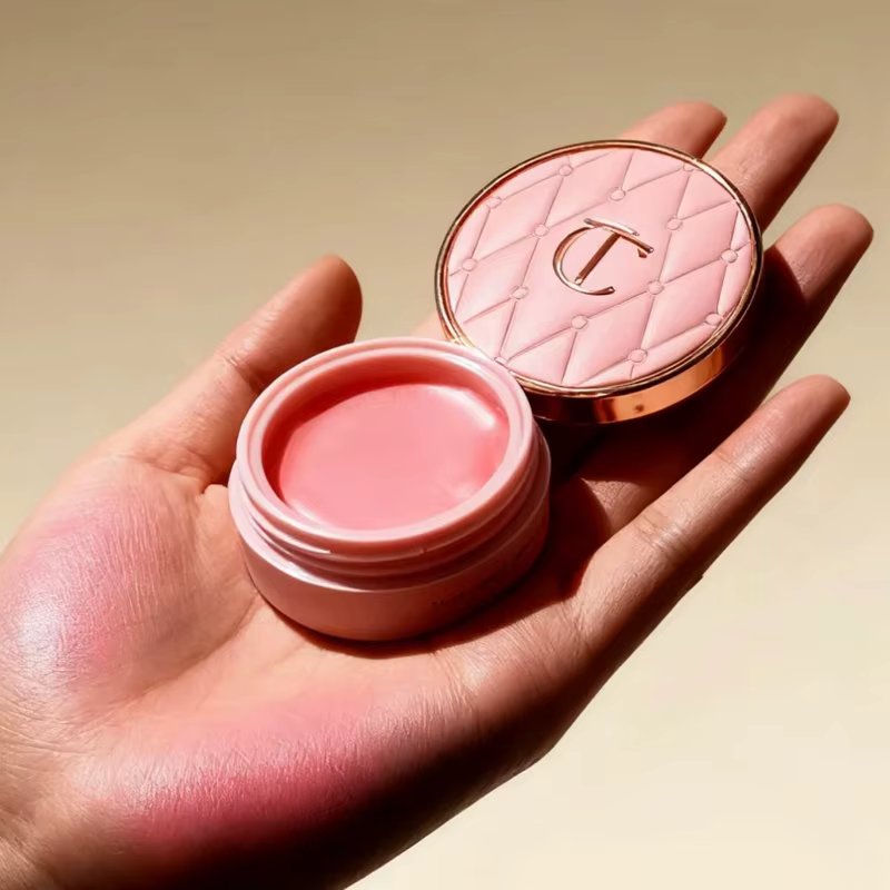 Charlotte Tilbury oreiller parler nouveau masque à lèvres tons rose saveur de fraise réduction des rides Texture de crème glacée hydratante Non grasse